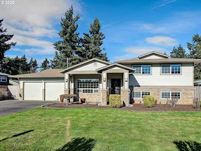 14615 NE Sacramento St Portland, OR 97230