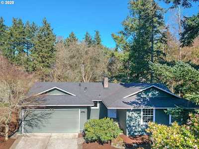 1950 SE Oak Shore Ln Milwaukie, OR 97267