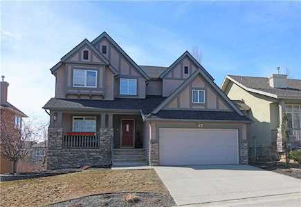 77 Tusslewood Heights NW Calgary, AB T3L 2M7