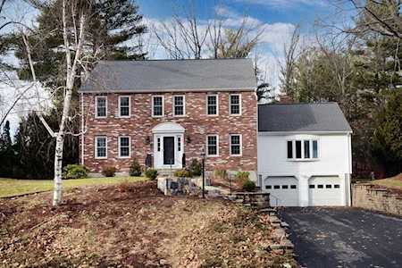 13 Catherine Drive Northborough, MA 01532