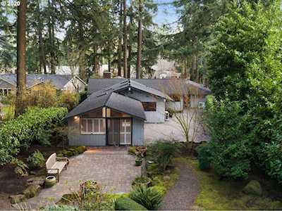 1061 Chandler Rd Lake Oswego, OR 97034