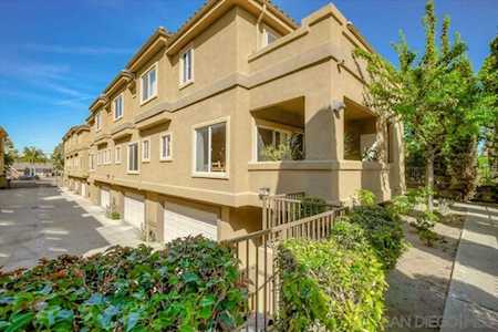 11516 215th Street #3 Lakewood, CA 90715