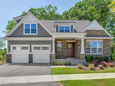 1560 Woodview Ln Northbrook, IL 60062