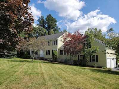 49 Apple Blossom Ln Stow, MA 01775