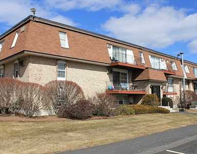 22 Williamsburg Ct #14 Shrewsbury, MA 01545
