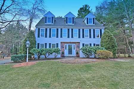 23 Rolling Meadow Dr Holliston, MA 01746