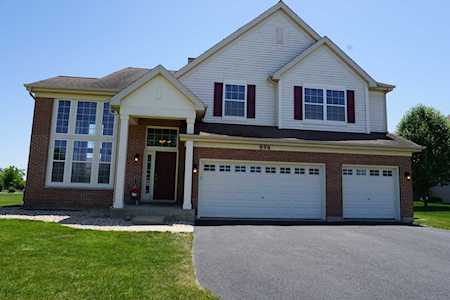898 Parkside Ln Yorkville, IL 60560