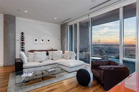 2408 Victory Park Lane #940 Dallas, TX 75219