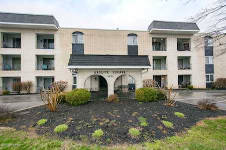 4825 Sherburn Ln #305 Louisville, KY 40207