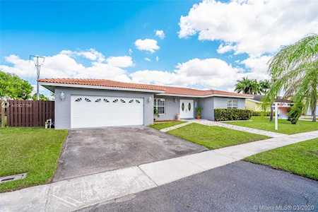 16790 Harbor Ct Weston, FL 33326