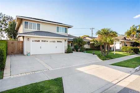 2755 Lorenzo Avenue Costa Mesa, CA 92626