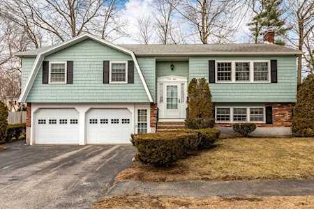 48 W Park Dr Wakefield, MA 01880