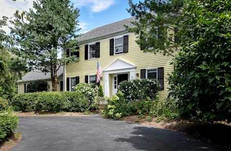 26 Tubwreck Dr Dover, MA 02030