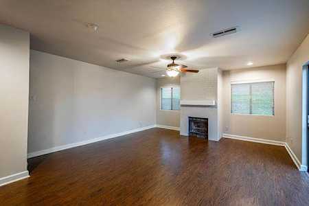 2615 Mccart Avenue Fort Worth, TX 76110