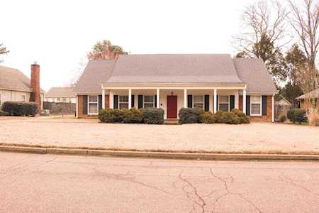 8614 Sandpoint Dr Germantown, TN 38139