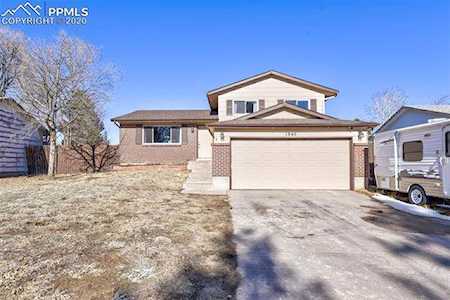 1945 Mineola Street Colorado Springs, CO 80915