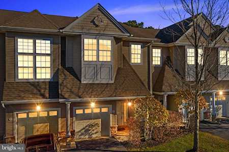 35 Ocean Breeze Ct Manahawkin, NJ 08050