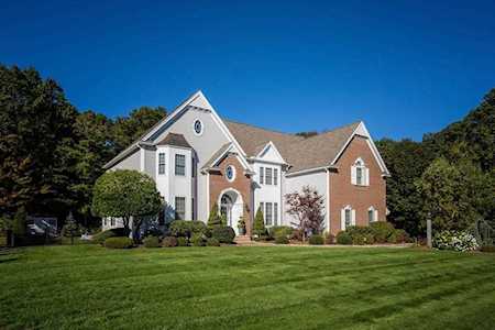18 Smith Road Hopkinton, MA 01748