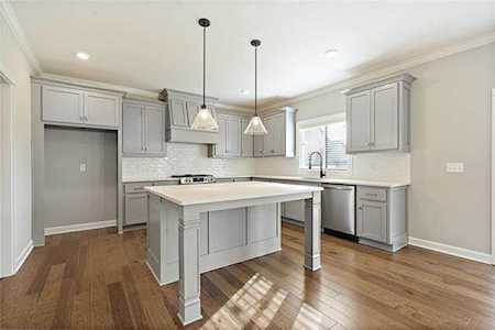 1409 SW Georgetown Dr Lees Summit, MO 64082
