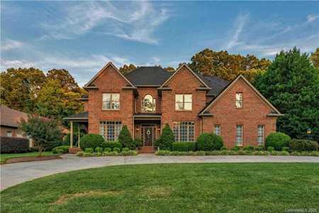 727 Hanna Woods Dr Cramerton, NC 28032