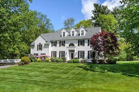 4 Steeplechase Dr Medfield, MA 02052