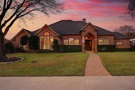 208 Mill Crossing W Colleyville, TX 76034