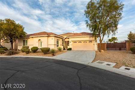 10360 Hawks Wing St Las Vegas, NV 89178