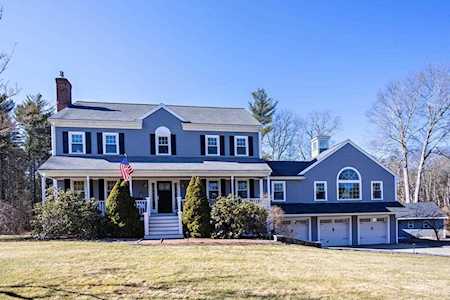 1 Miramar Dr Pembroke, MA 02359