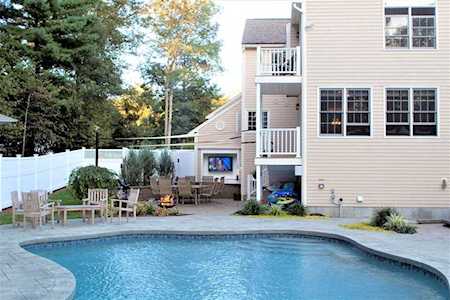 11 Colonial Dr Mansfield, MA 02048