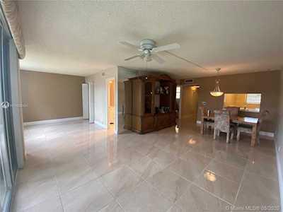 9440 Poinciana Pl #214 Davie, FL 33324