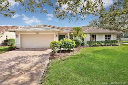 4629 NW 99th Ter Coral Springs, FL 33076