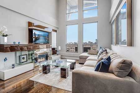 360 Newbury St #PH802 Boston, MA 02115