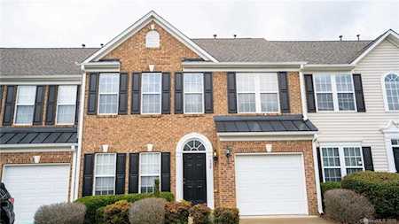 136 Autumn Falls Dr Lake Wylie, SC 29710