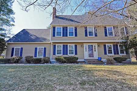 4 Goldfinch Lane Walpole, MA 02081