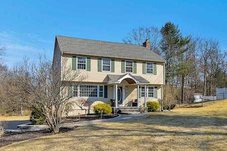 71 Evergreen Road Tewksbury, MA 01876