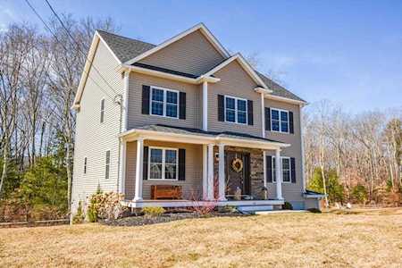 80 Avalon Dr Attleboro, MA 02703