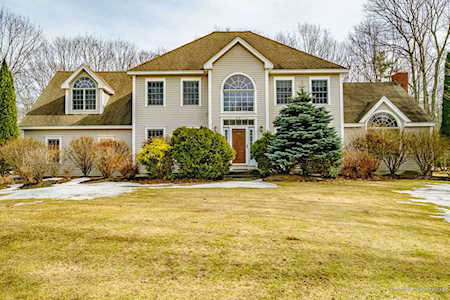 15 Hidden Creek Dr Scarborough, ME 04074