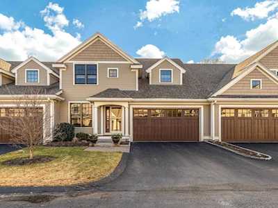 40 Graystone Circle #40 Winchester, MA 01890