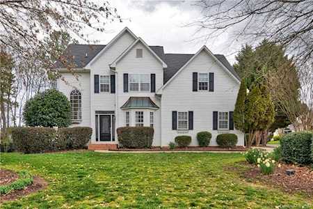 10021 Glencrest Dr Huntersville, NC 28078