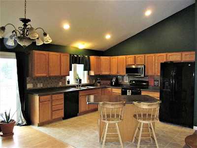 93 Town Farm Dr Warren, MA 01083