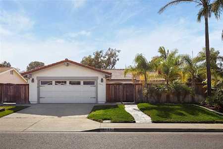 2033 Village Wood Rd Encinitas, CA 92024