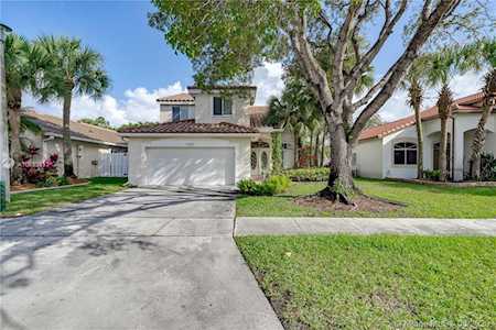 17813 NW 20th St Pembroke Pines, FL 33029
