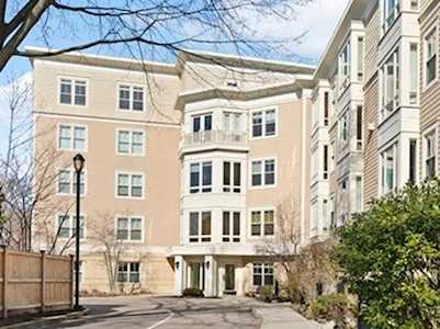 2 Saint Paul St #101 Brookline, MA 02446