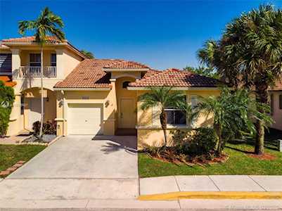 865 NW 132nd Ave Pembroke Pines, FL 33028
