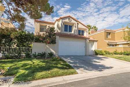 8223 Crow Valley Las Vegas, NV 89113