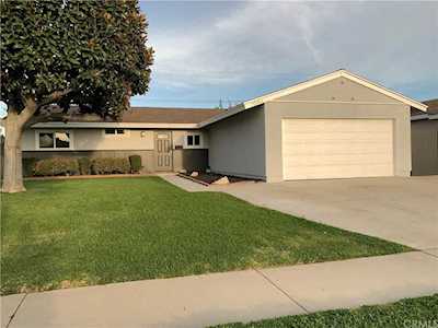 20314 Winkler Avenue Lakewood, CA 90715