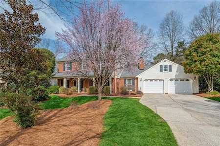 8145 High Oaks Ln Charlotte, NC 28277