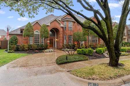 2813 Greenbrook Court Grapevine, TX 76051