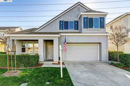 915 Mayport Dr Pittsburg, CA 94565