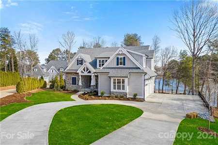 8946 Fair Oak Dr Sherrills Ford, NC 28673